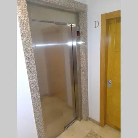 ático Céntrico Y Funcional Con Terraza Situado Frente Al Puente De La Toja Y Al Paseo Marítimo De O Grove. Ideal Para Familias O Grupos. Appartamento *