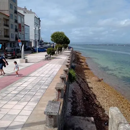 ático Céntrico Y Funcional Con Terraza Situado Frente Al Puente De La Toja Y Al Paseo Marítimo De O Grove. Ideal Para Familias O Grupos. *