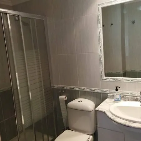 ático Céntrico Y Funcional Con Terraza Situado Frente Al Puente De La Toja Y Al Paseo Marítimo De O Grove. Ideal Para Familias O Grupos. Appartamento *