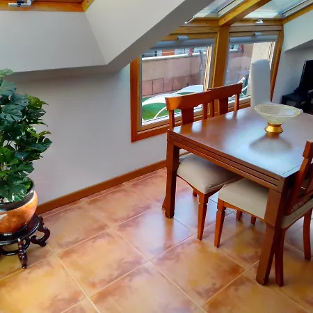 Appartamento ático Céntrico Y Funcional Con Terraza Situado Frente Al Puente De La Toja Y Al Paseo Marítimo De O Grove. Ideal Para Familias O Grupos. O Grove