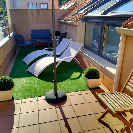 ático Céntrico Y Funcional Con Terraza Situado Frente Al Puente De La Toja Y Al Paseo Marítimo De O Grove. Ideal Para Familias O Grupos. O Grove