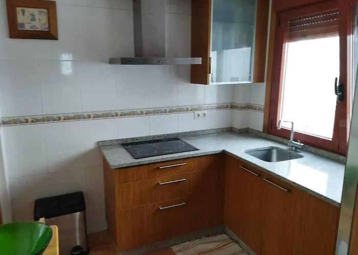 Appartement ático Céntrico Y Funcional Con Terraza Situado Frente Al Puente De La Toja Y Al Paseo Marítimo De O Grove. Ideal Para Familias O Grupos.