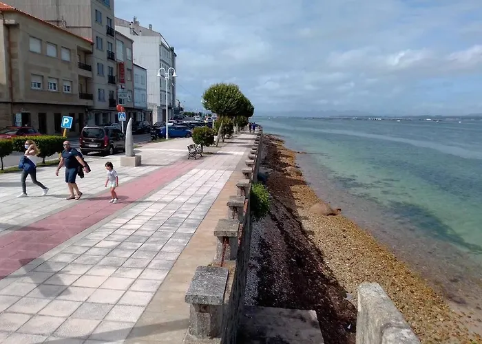 ático Céntrico Y Funcional Con Terraza Situado Frente Al Puente De La Toja Y Al Paseo Marítimo De O Grove. Ideal Para Familias O Grupos. *