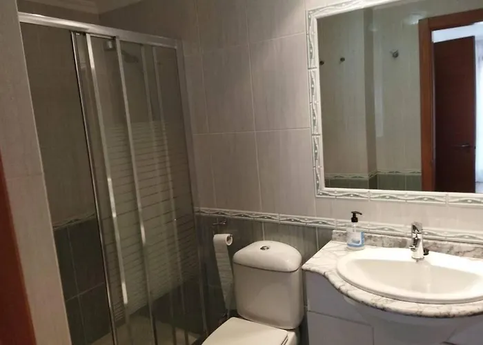 ático Céntrico Y Funcional Con Terraza Situado Frente Al Puente De La Toja Y Al Paseo Marítimo De O Grove. Ideal Para Familias O Grupos. Appartement *