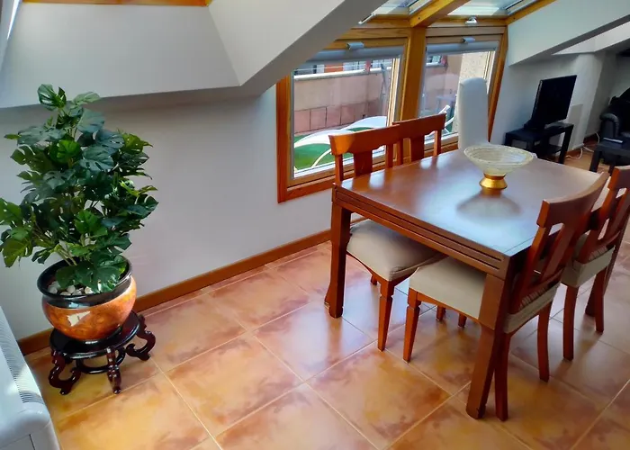 Appartement ático Céntrico Y Funcional Con Terraza Situado Frente Al Puente De La Toja Y Al Paseo Marítimo De O Grove. Ideal Para Familias O Grupos. O Grove