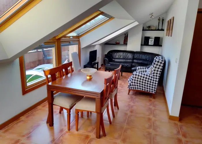 ático Céntrico Y Funcional Con Terraza Situado Frente Al Puente De La Toja Y Al Paseo Marítimo De O Grove. Ideal Para Familias O Grupos. Appartement *